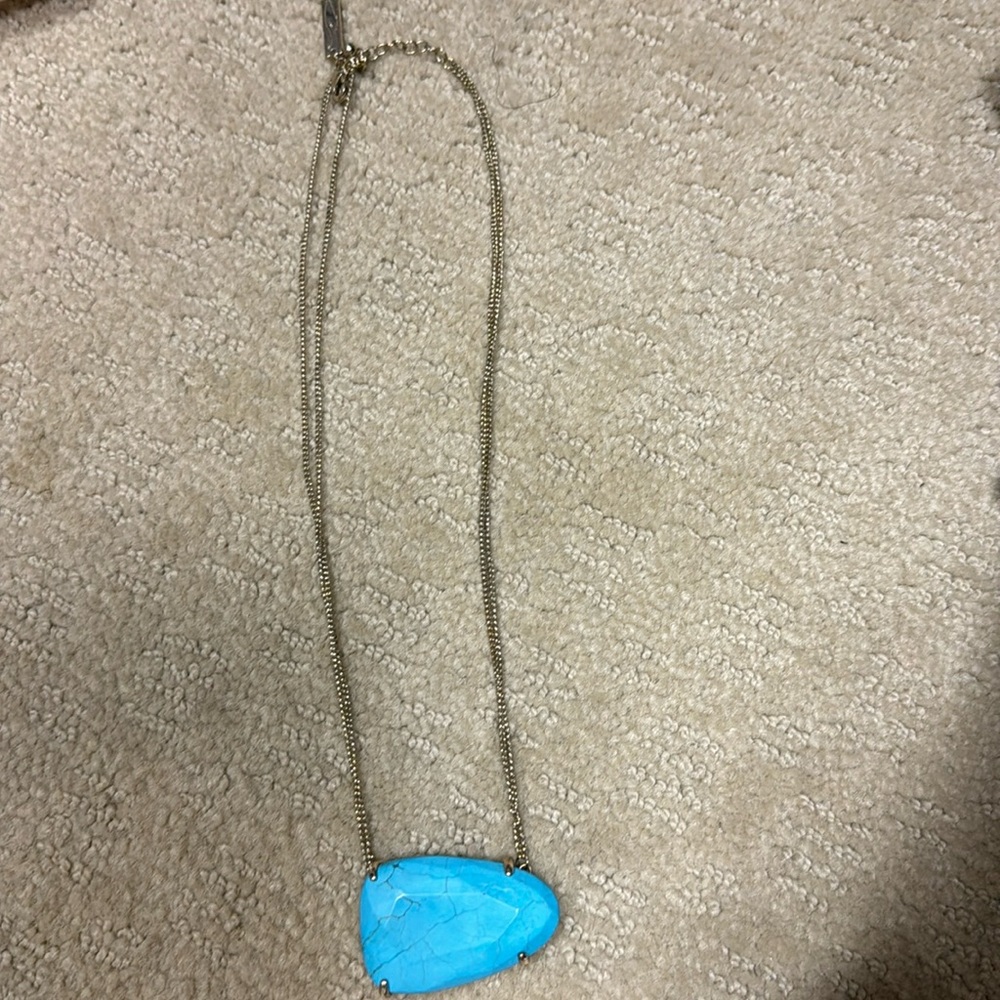 Kendra Scott necklace